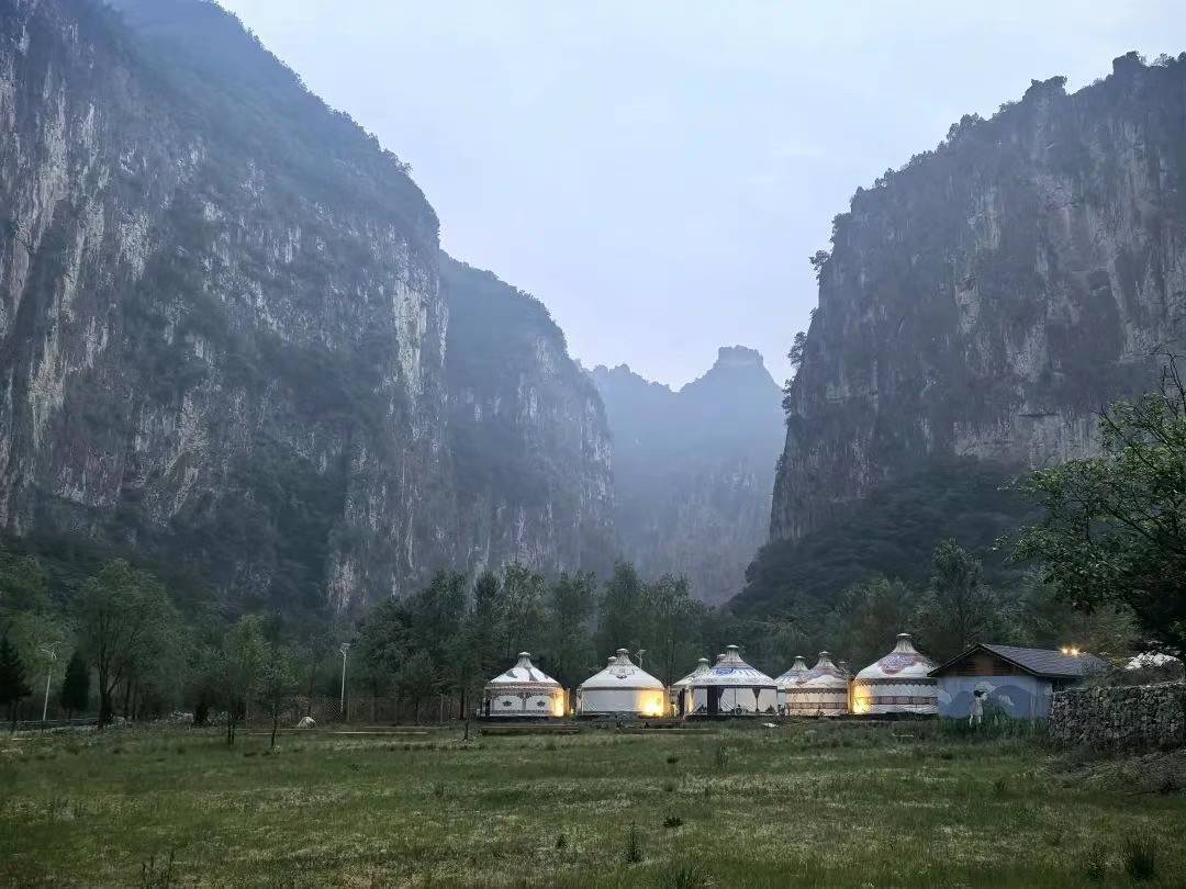 “2025 中国十大避暑山庄”榜首澳门新葡京祝贺！山西澳涞山庄登顶(图4)