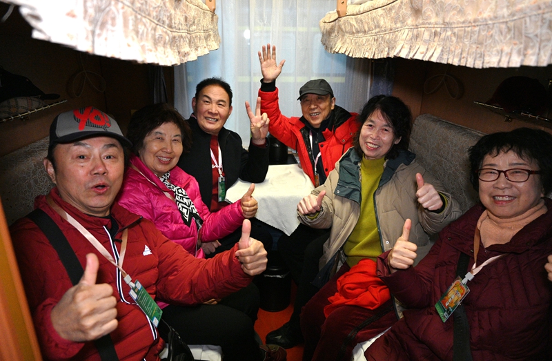 024年首趟“环秦岭”旅游专列开行澳门新