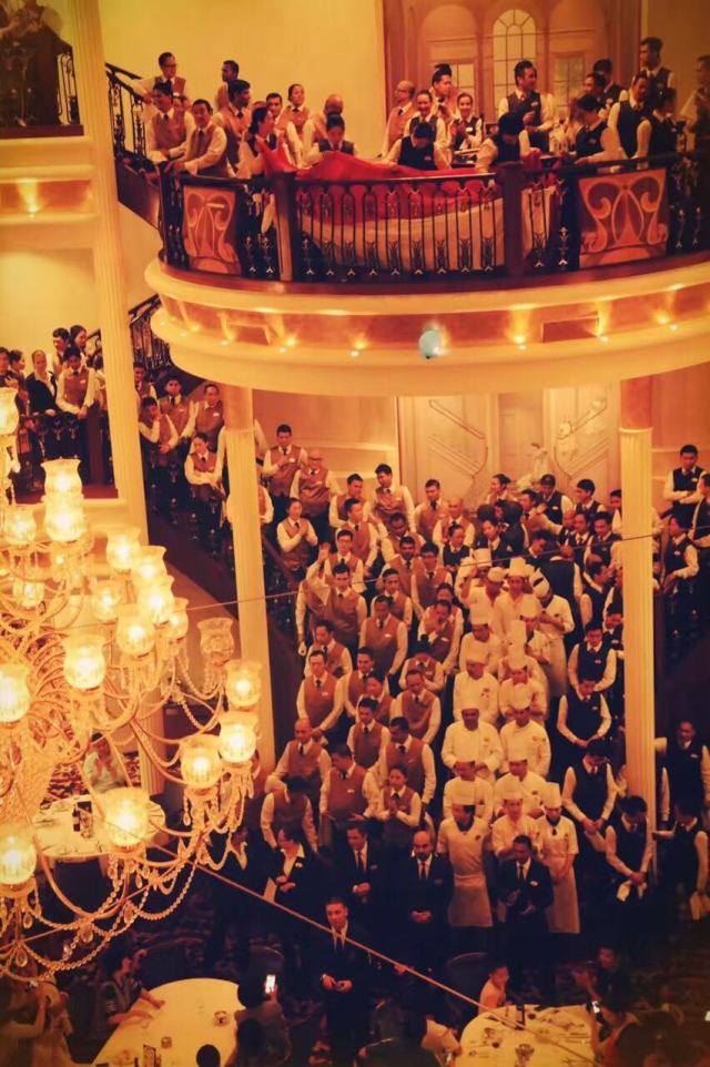 遇姐妹们的旅行也很精彩！新葡京博彩邮轮上没有艳(图4)