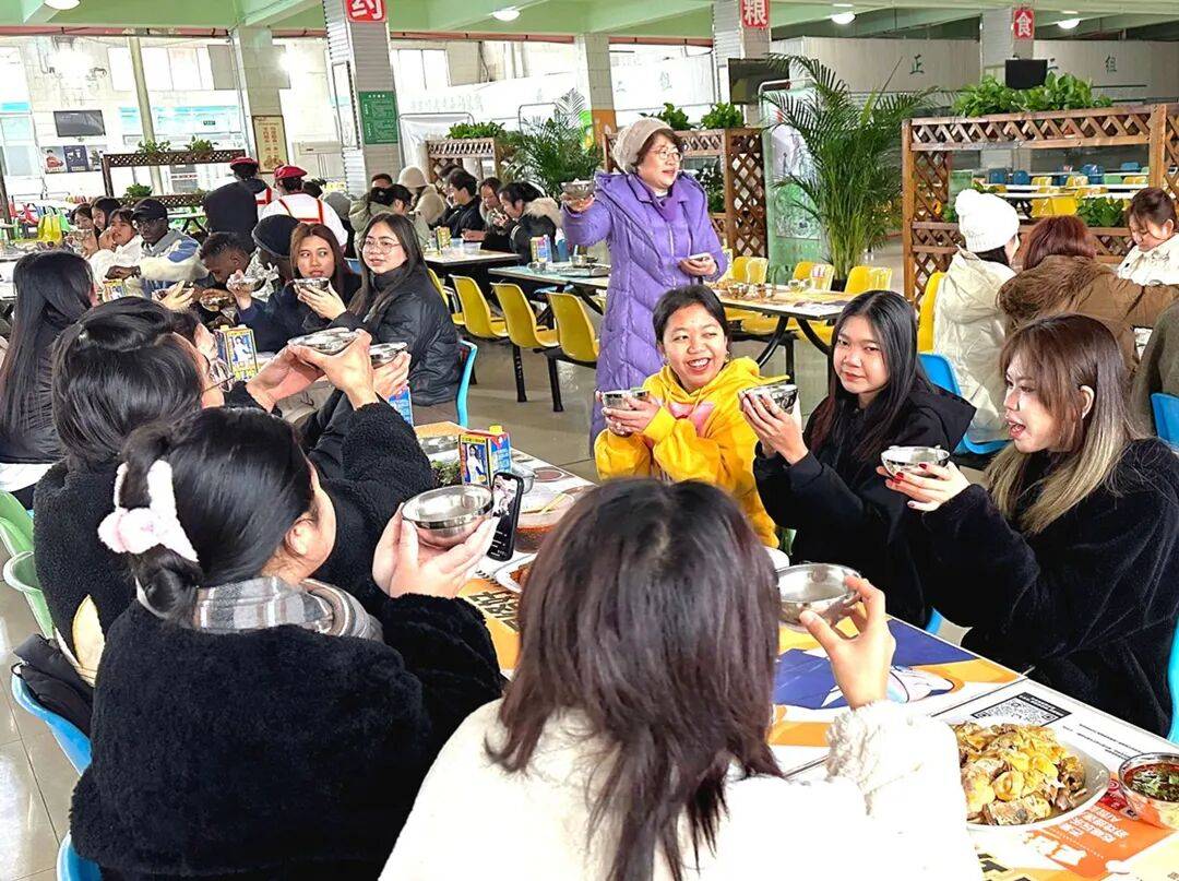 云南暖心守护高校留校师生澳门新葡京年味满校园！(图7)