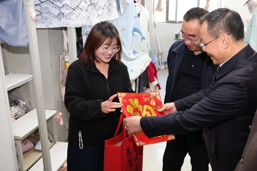 云南暖心守护高校留校师生澳门新葡京年味满校园！(图15)